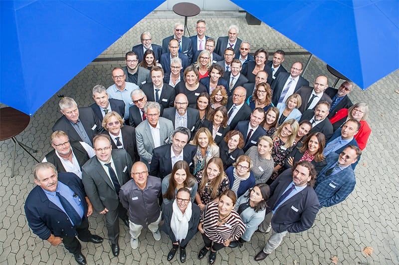 Gruppenfoto der Mitarbeitenden der Rheinwohnungsbau